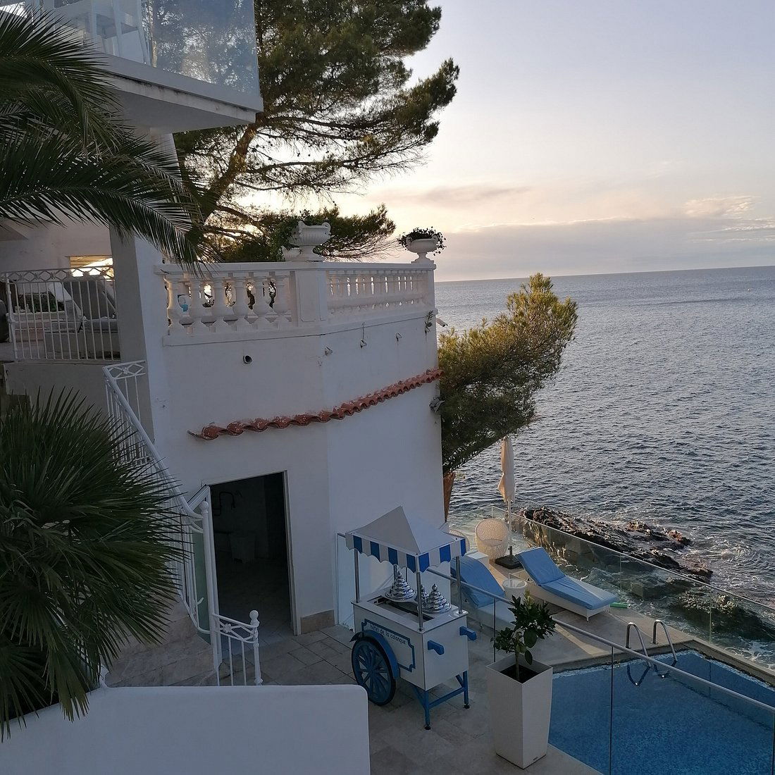 Restaurant Le Grand Bleu, Restaurant in Cavalaire Sur Mer