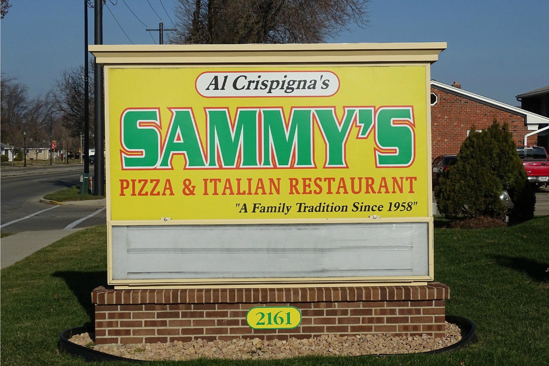 Sammy's Pizza restaurant in Ashwaubenon