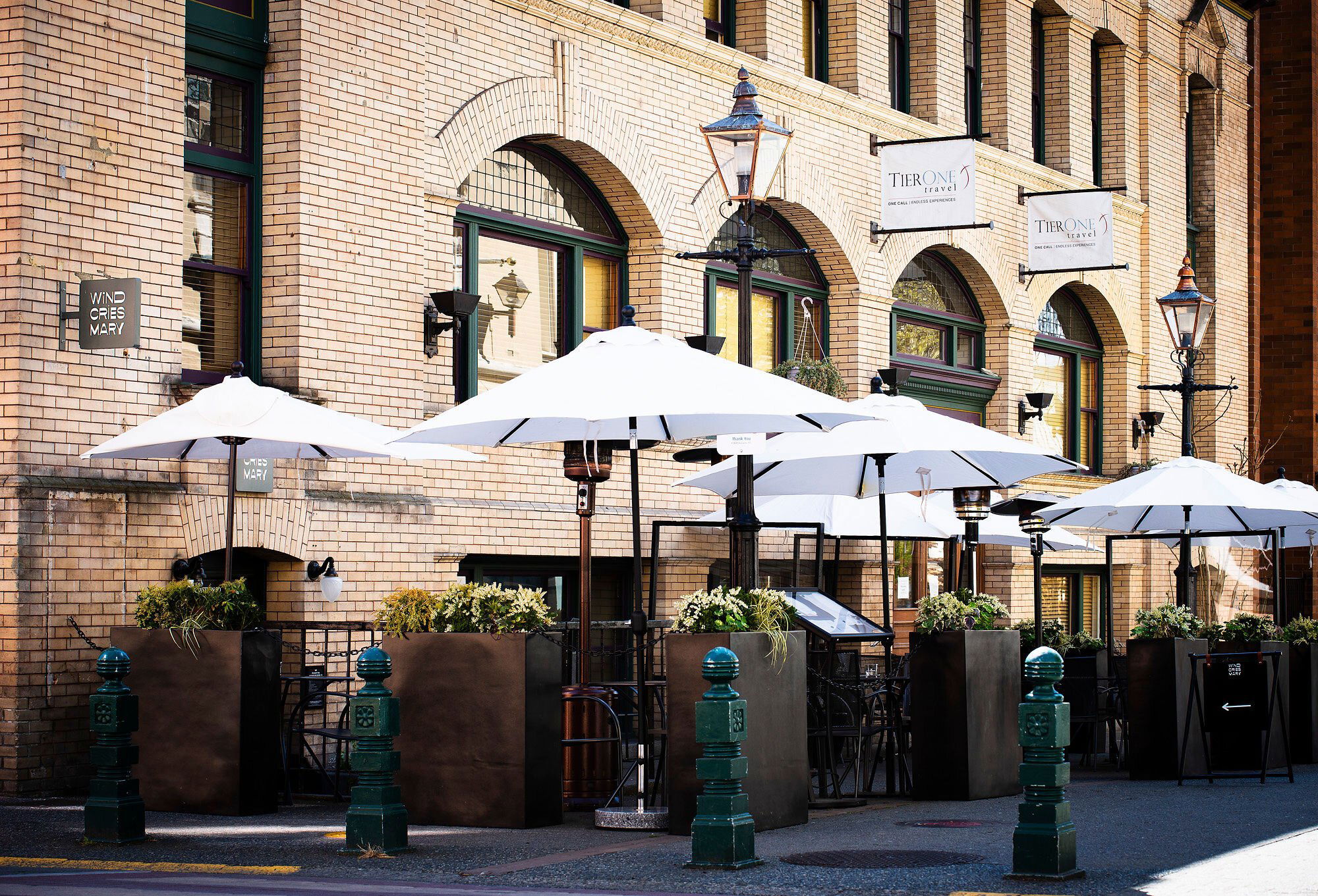 Wind Cries Mary, Restaurant in Victoria