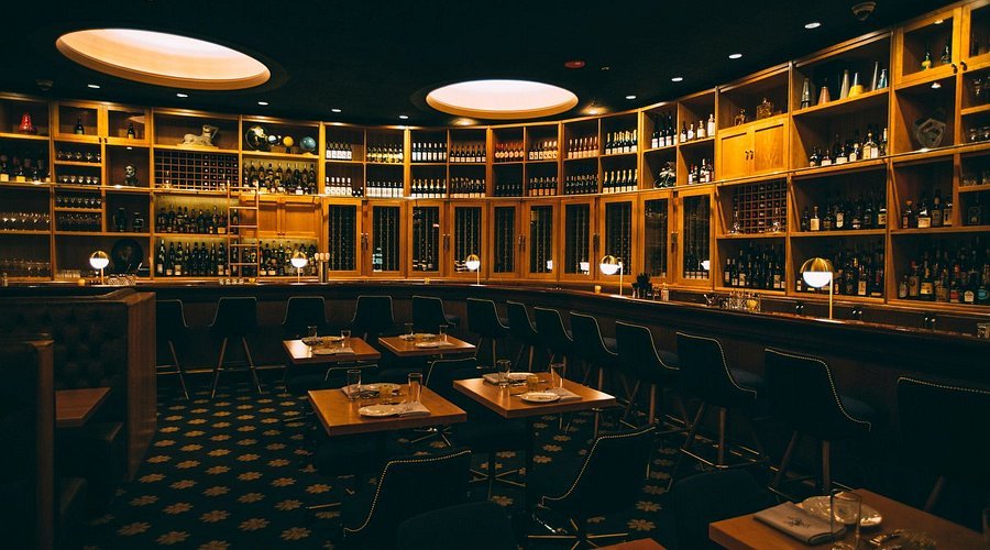 Cherry Circle Room, Restaurant in Chicago