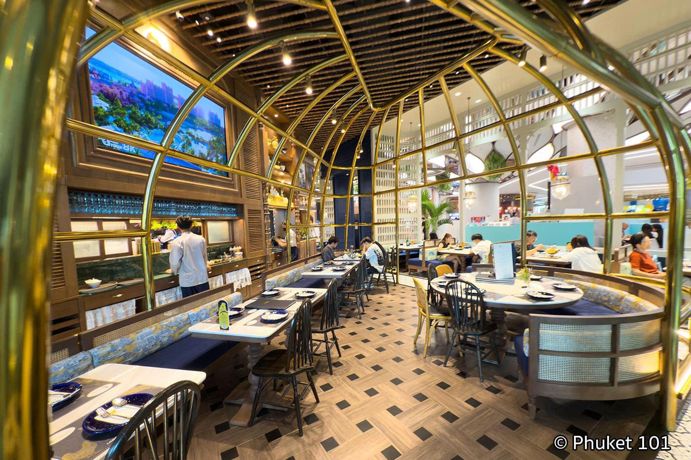 Lukkaithong restaurant in Bangkok, Thailand