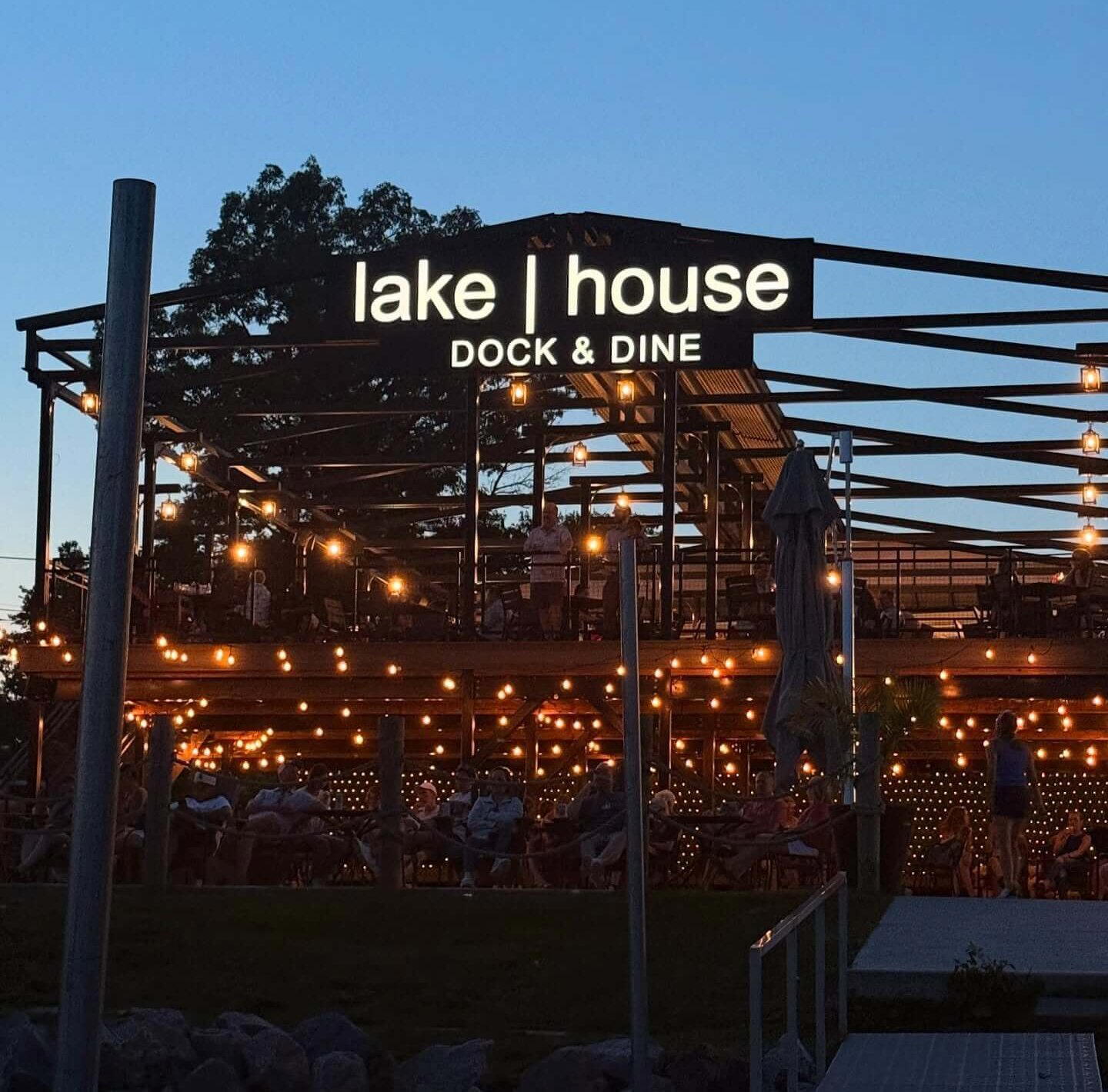 Lake House Grill & Bar restaurant in Wisconsin Dells