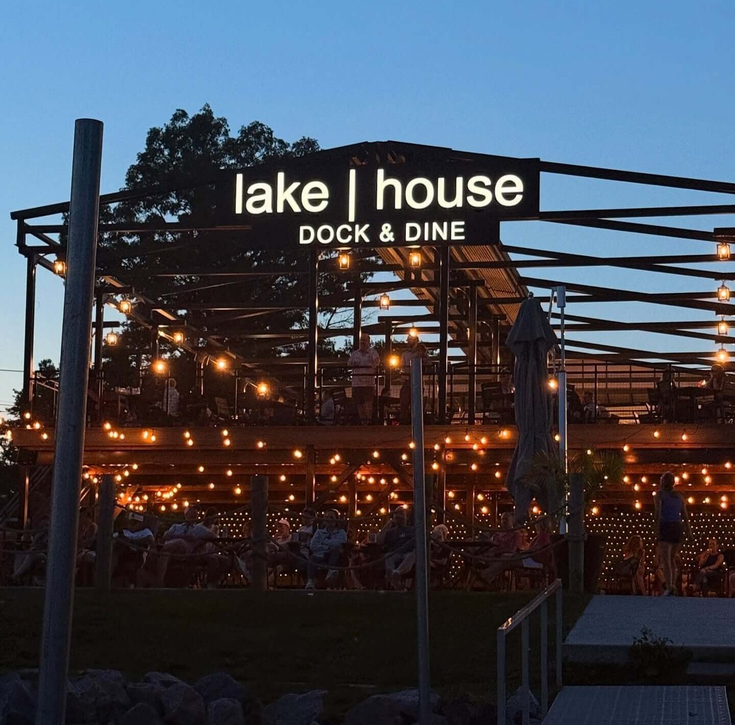 Lake House Grill & Bar