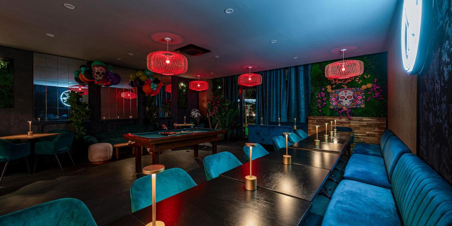 YÚKØ restaurant in Antibes, France