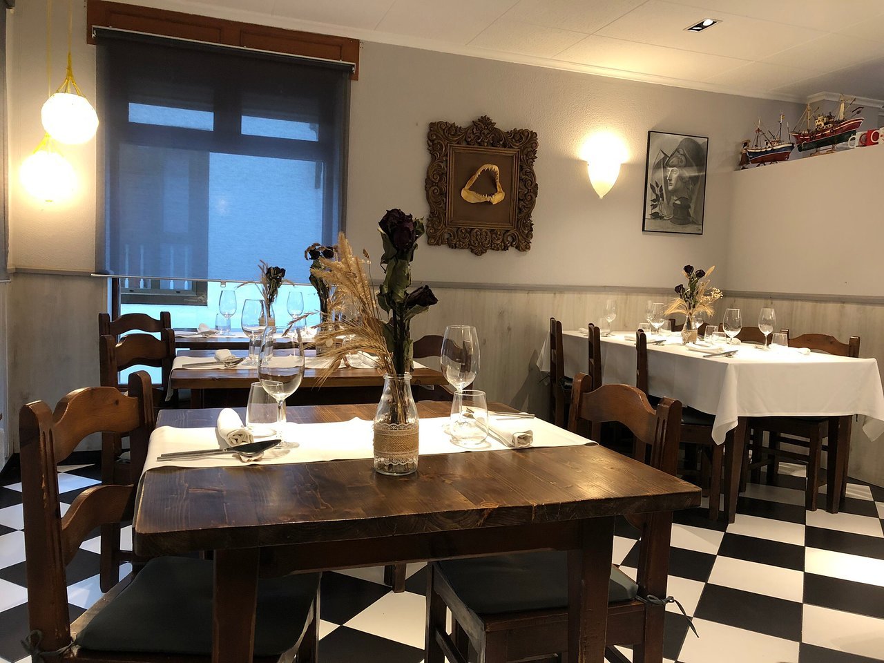 Mesón El Centro restaurant in Navia, Spain