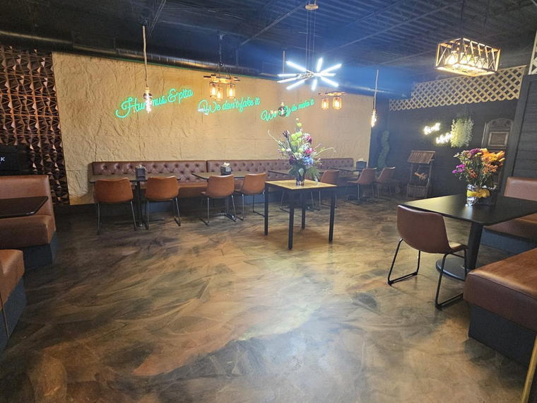 Hummus and Pita, Overland Park, United States