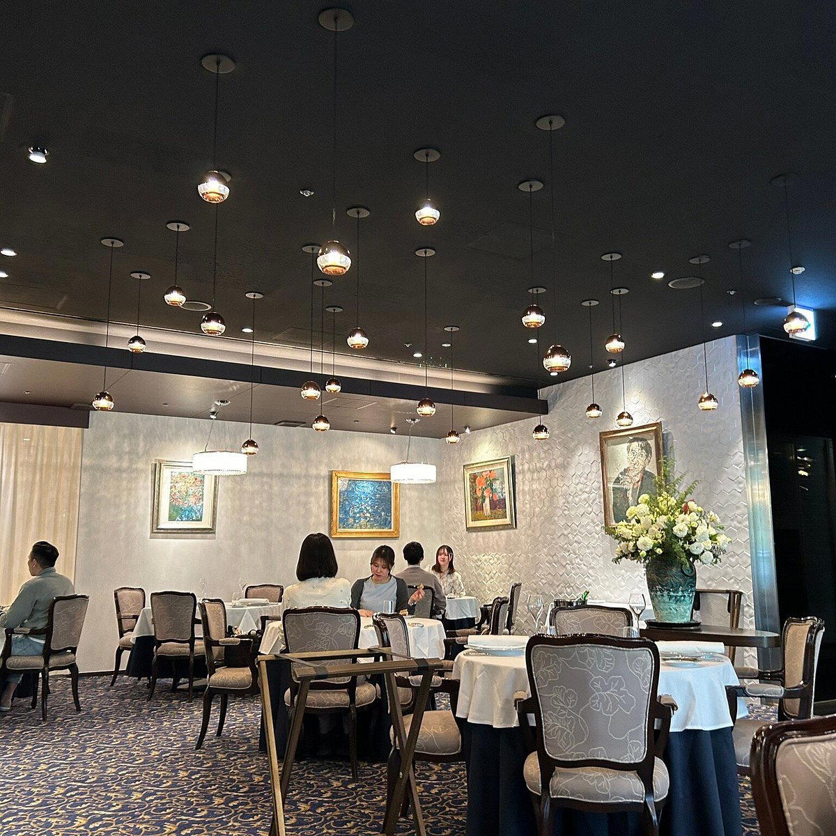 Presqu'île restaurant in Osaka Shi, Japan