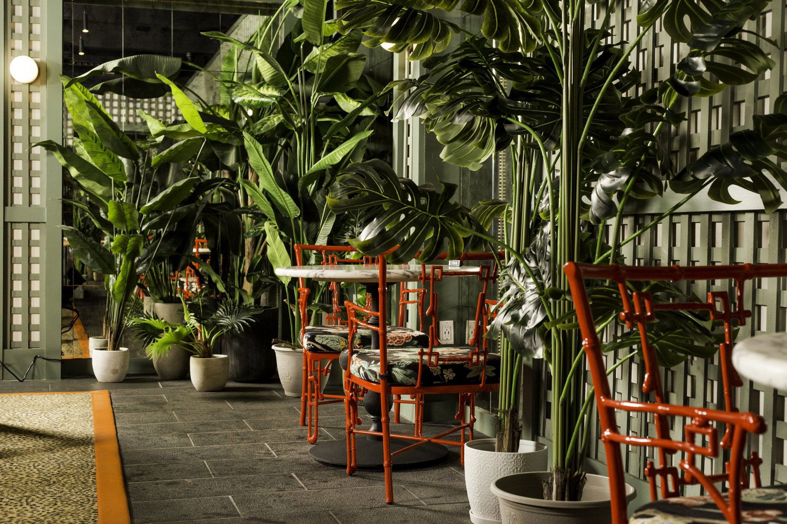 Aunt Bernie's Bar and Jardin, Restaurant in New York City