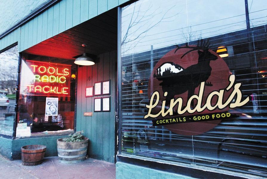 Linda's Tavern restaurant in Seattle, United States