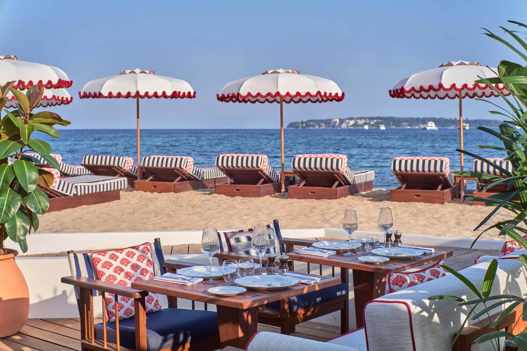 Beefbar Cannes at Hôtel Barrière Le Majestic restaurant in Cannes