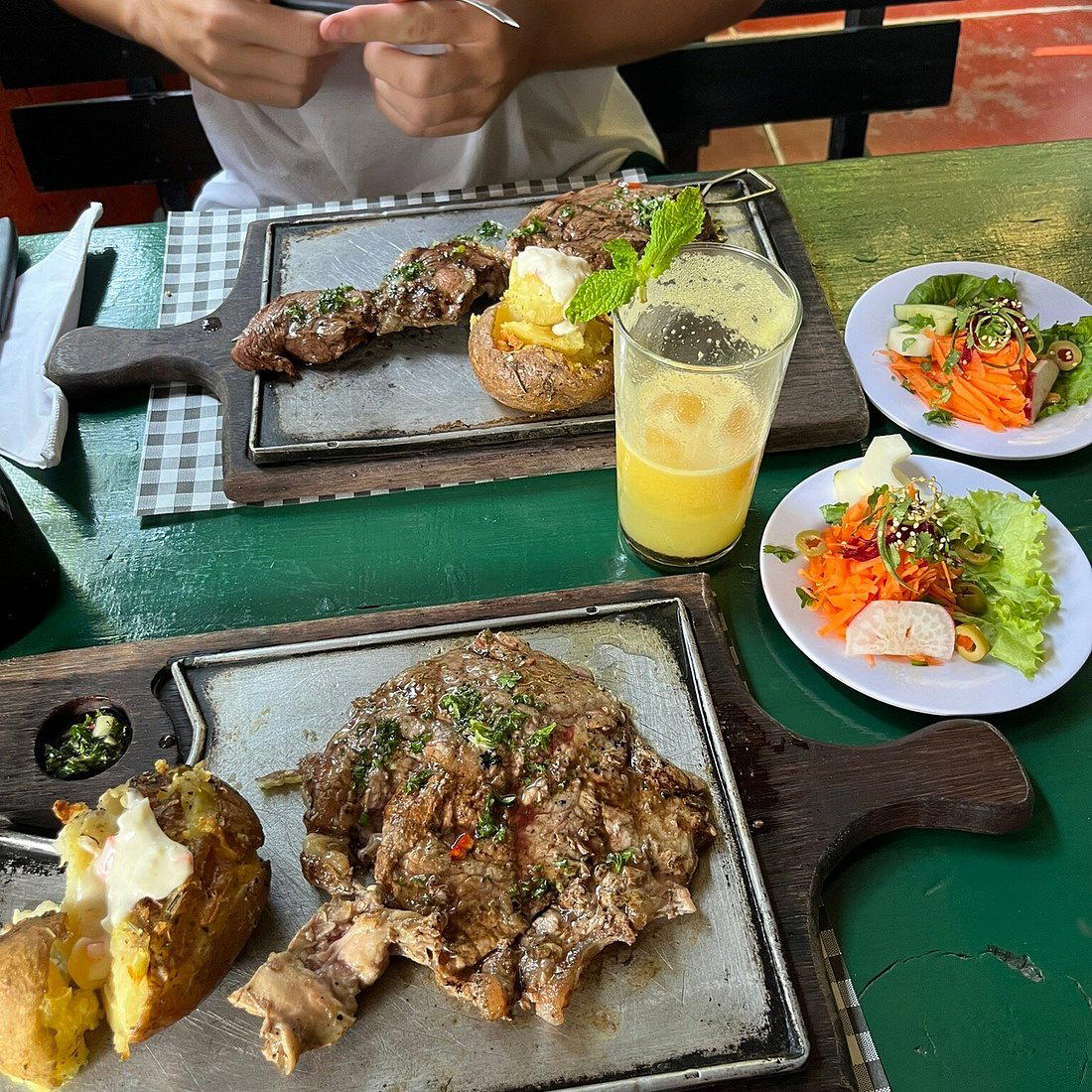 BURURAKE restaurant in Santa Marta