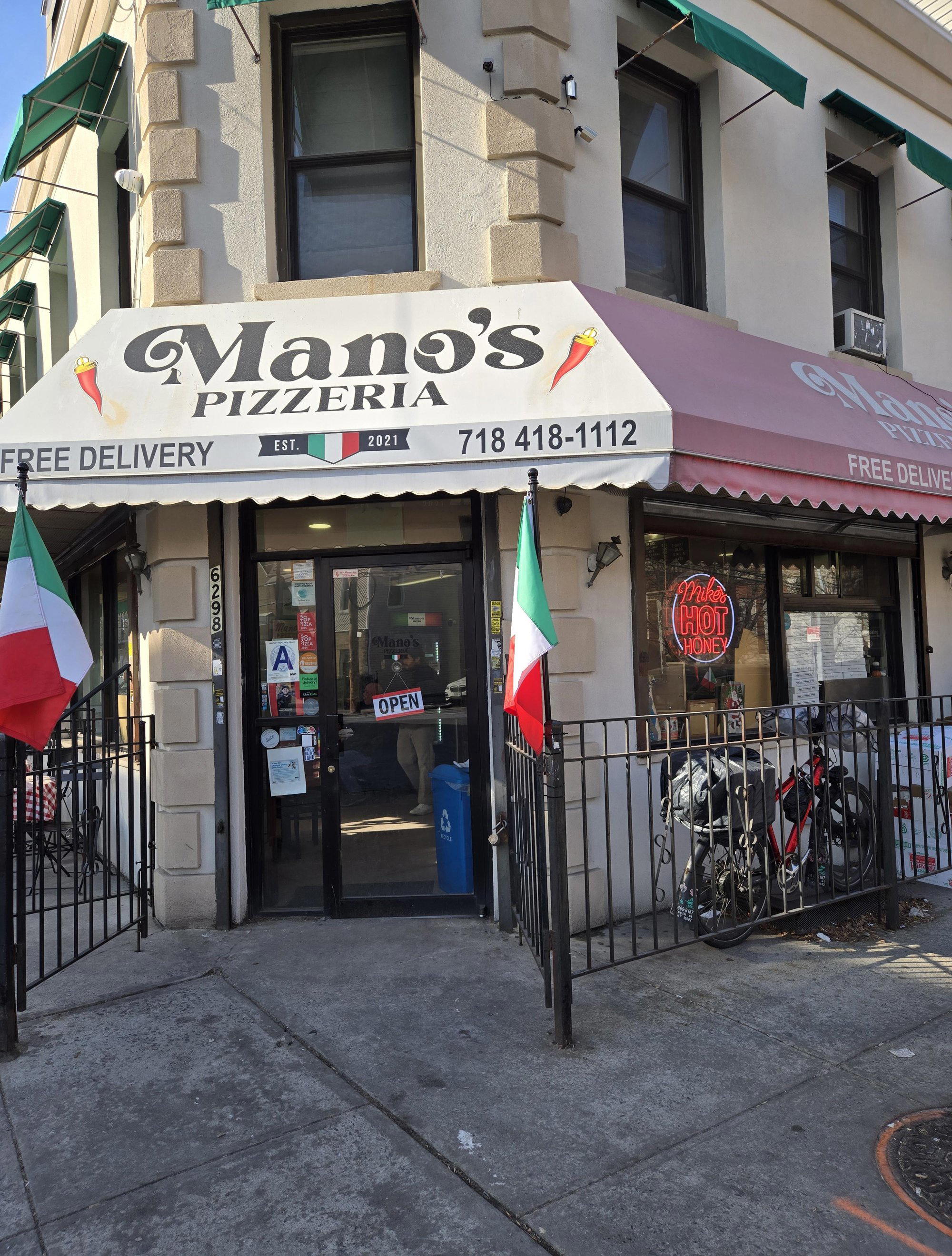 Mano’s Pizzeria, New York City, United States
