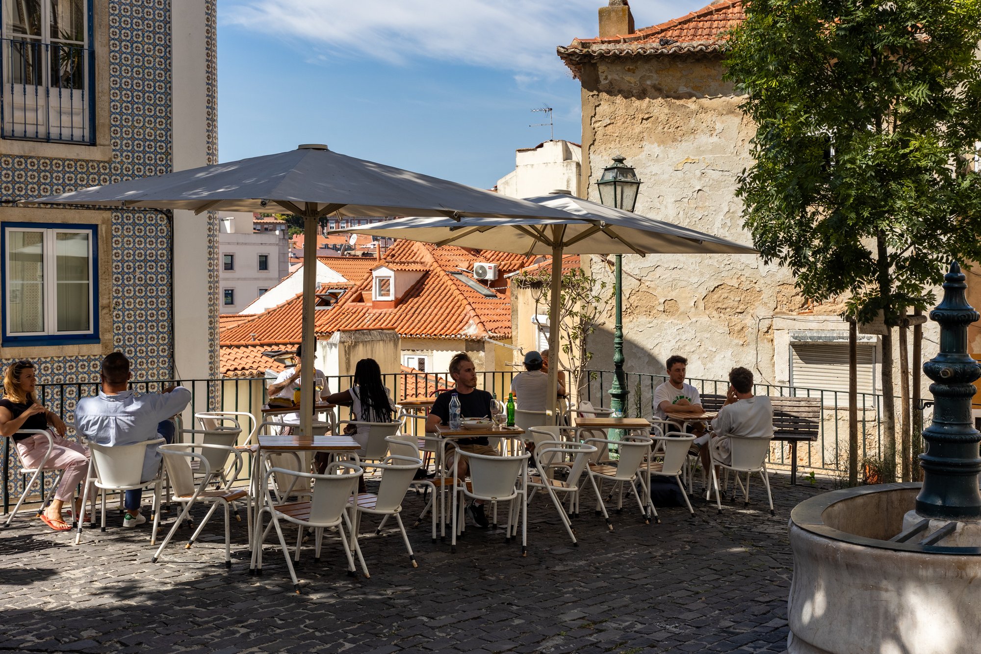 Café O Corvo, Lisbon, Portugal