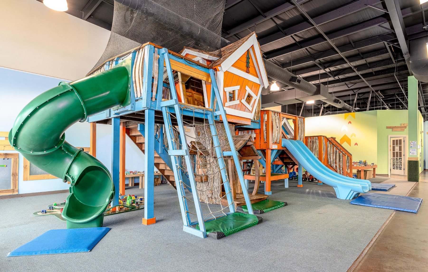 The Monkey’s Treehouse Play Space & Eatery restaurant in Brentwood, United States