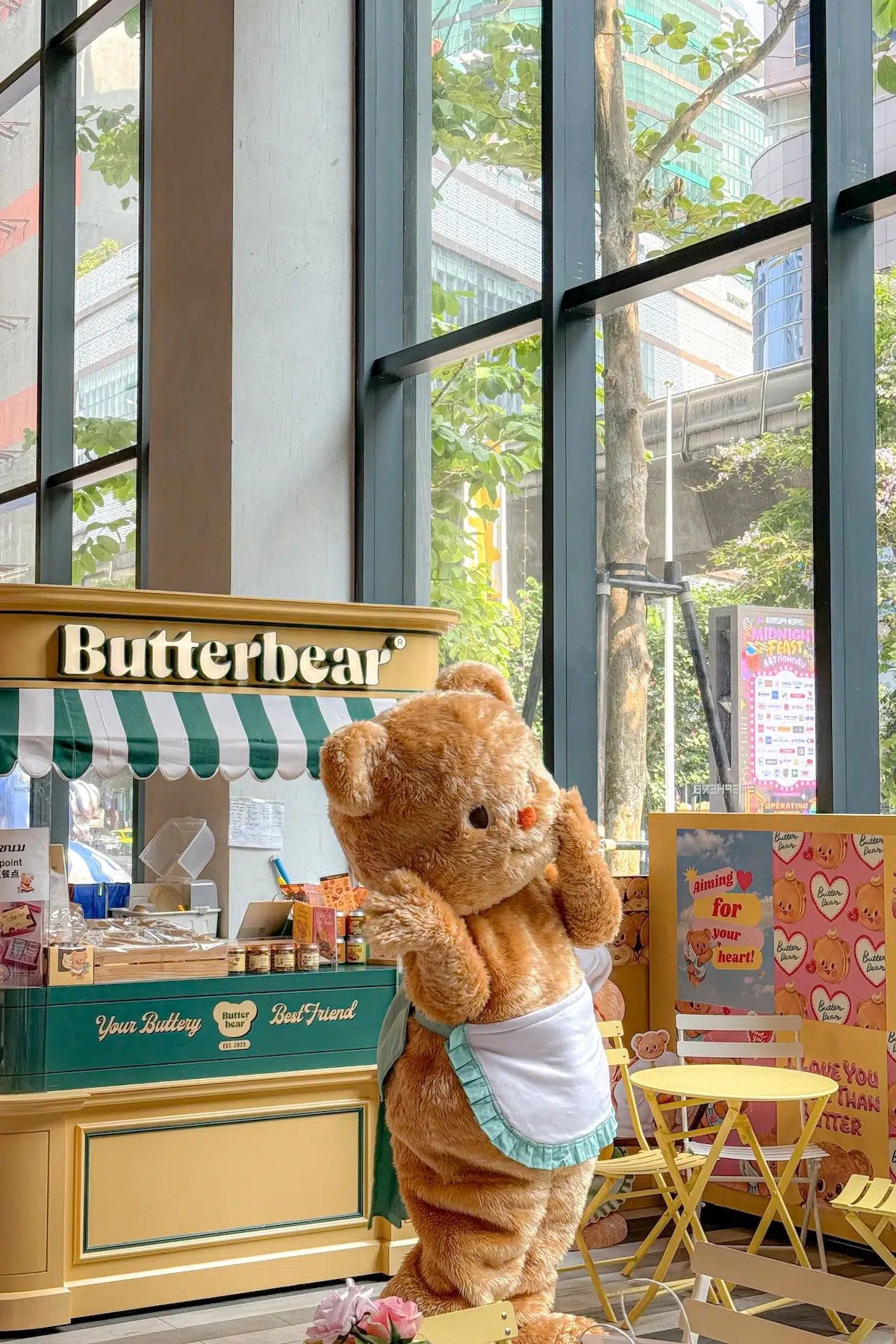 Butterbear Cafe EmSphere, Restaurant in Khlong Toei