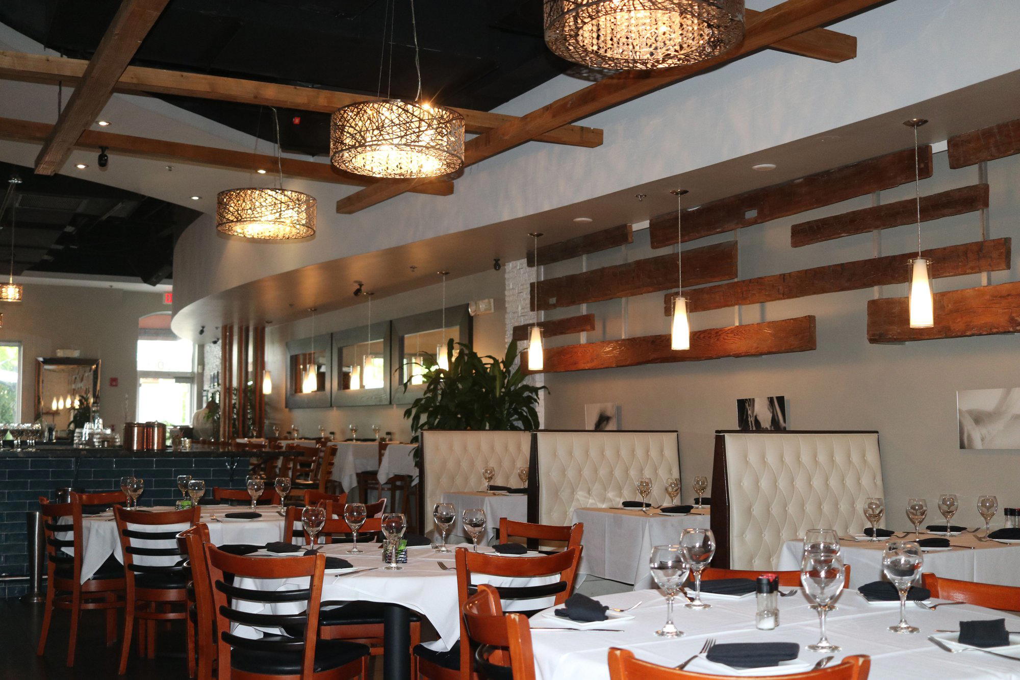 Oli's Fashion Cuisine restaurant in Wellington, United States