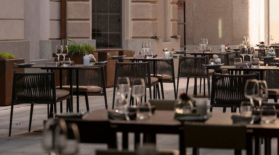 Malinowa Restaurant, Restaurant in Warsaw