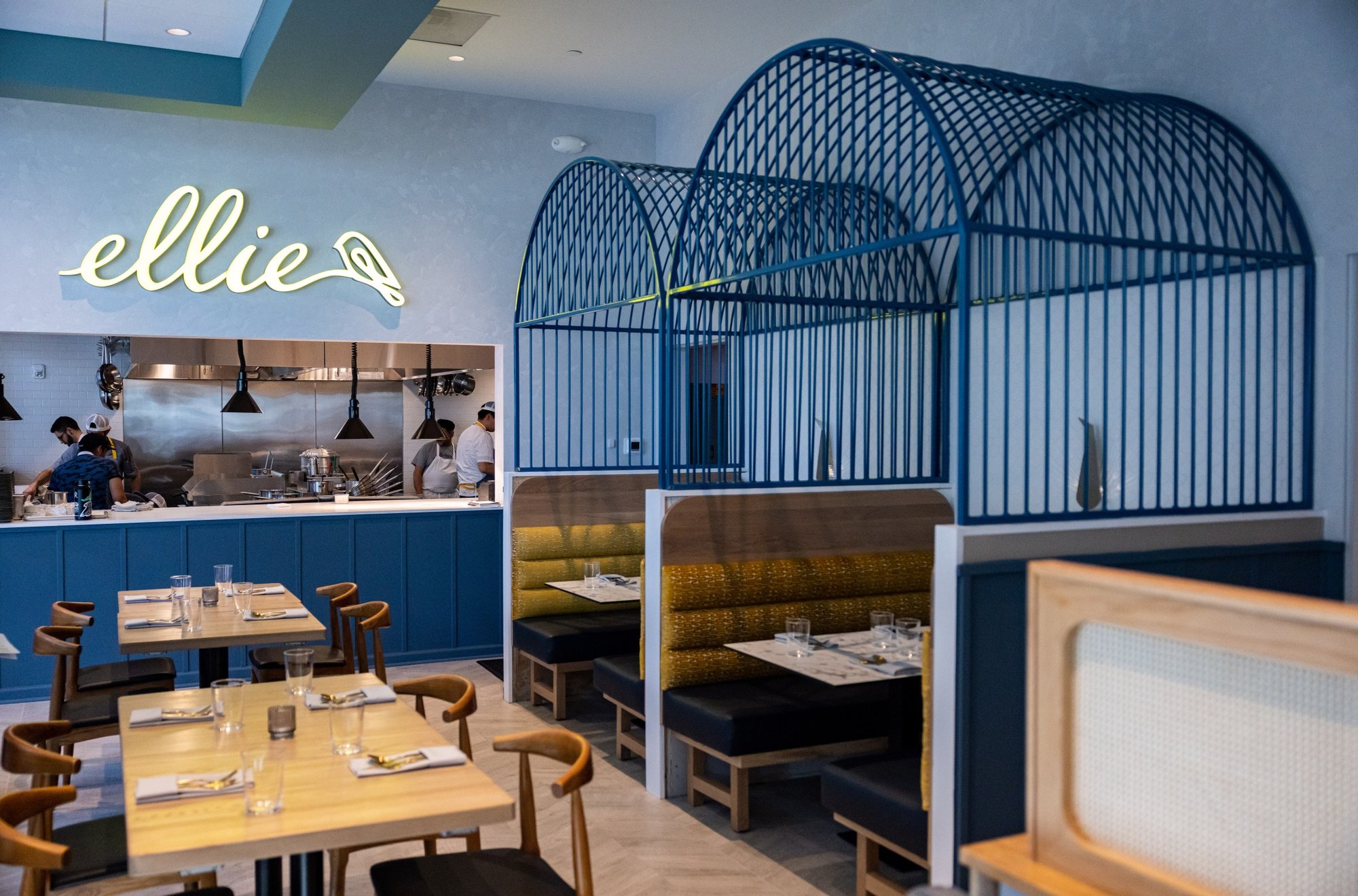 Ellie Bird, Restaurant in Falls Church