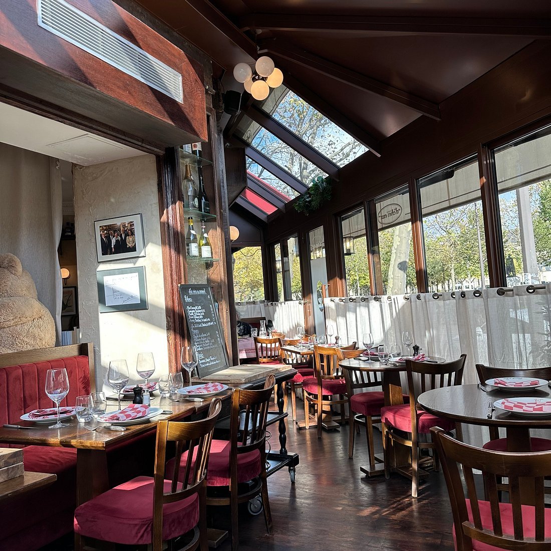 D'Chez Eux, Paris, France