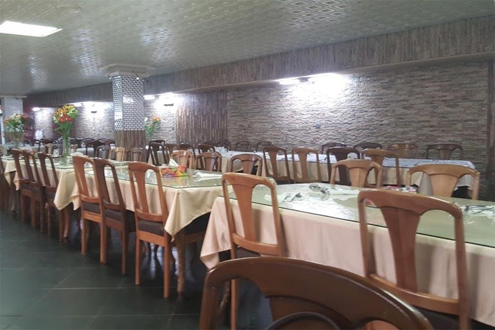رستوران خان سالار Khan Salar Restourant, Rain, Iran