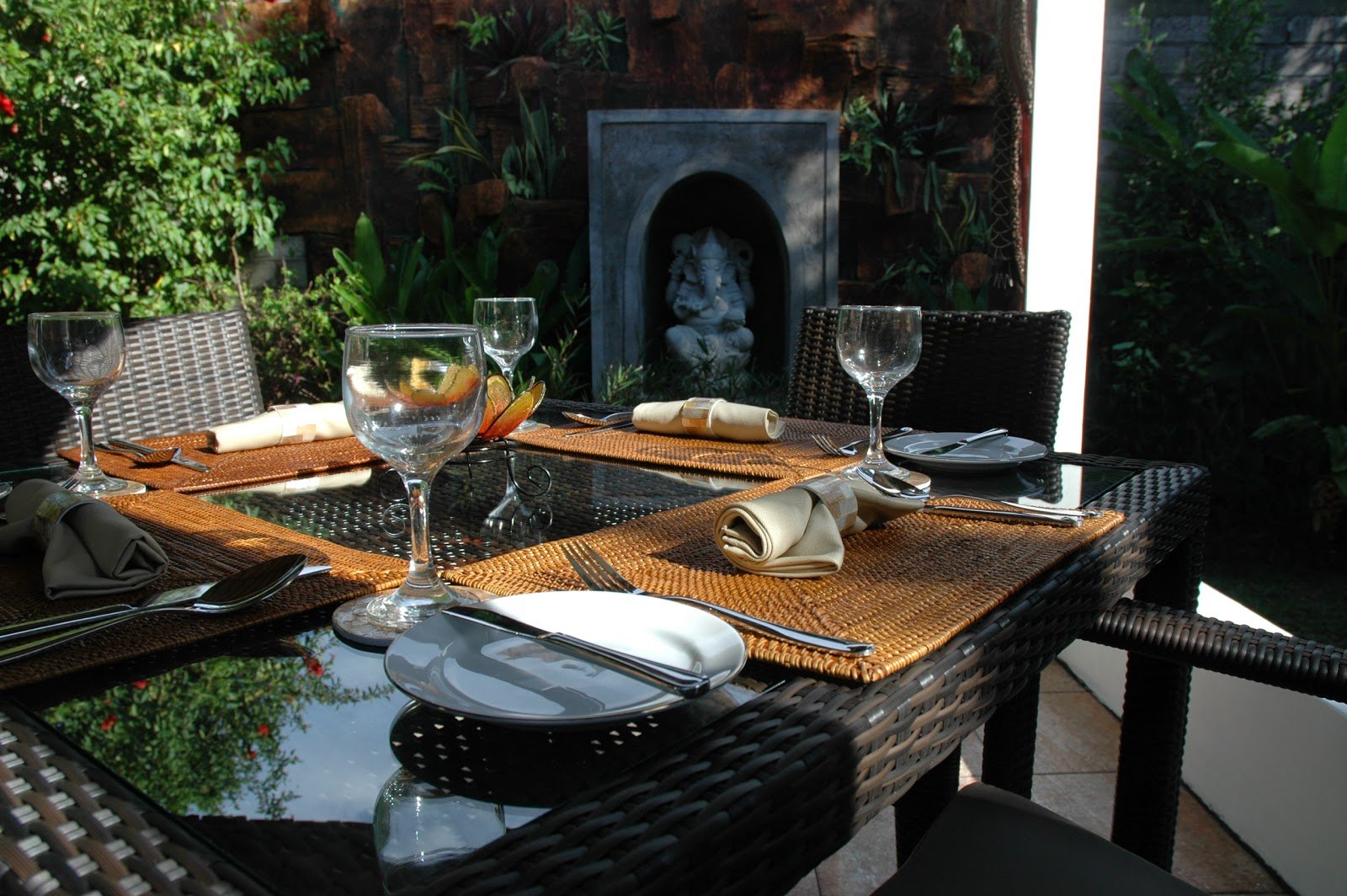 Secret Garden Restaurant, Restaurant in Buleleng