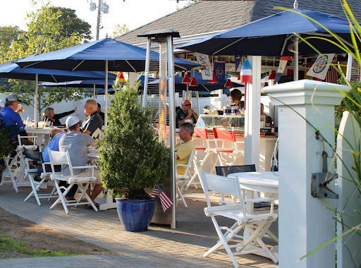 Black Cat Tavern restaurant in Barnstable, United States