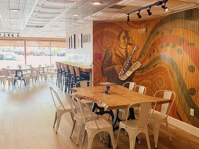 Lucia's Bistro, Pitman, United States