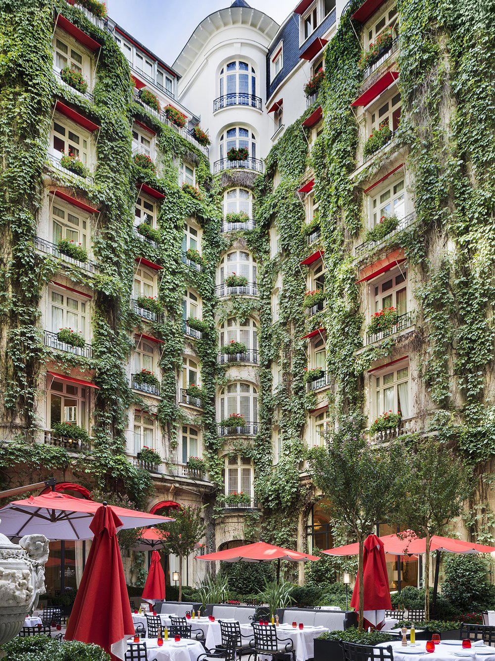 La Cour Jardin restaurant in Paris, France