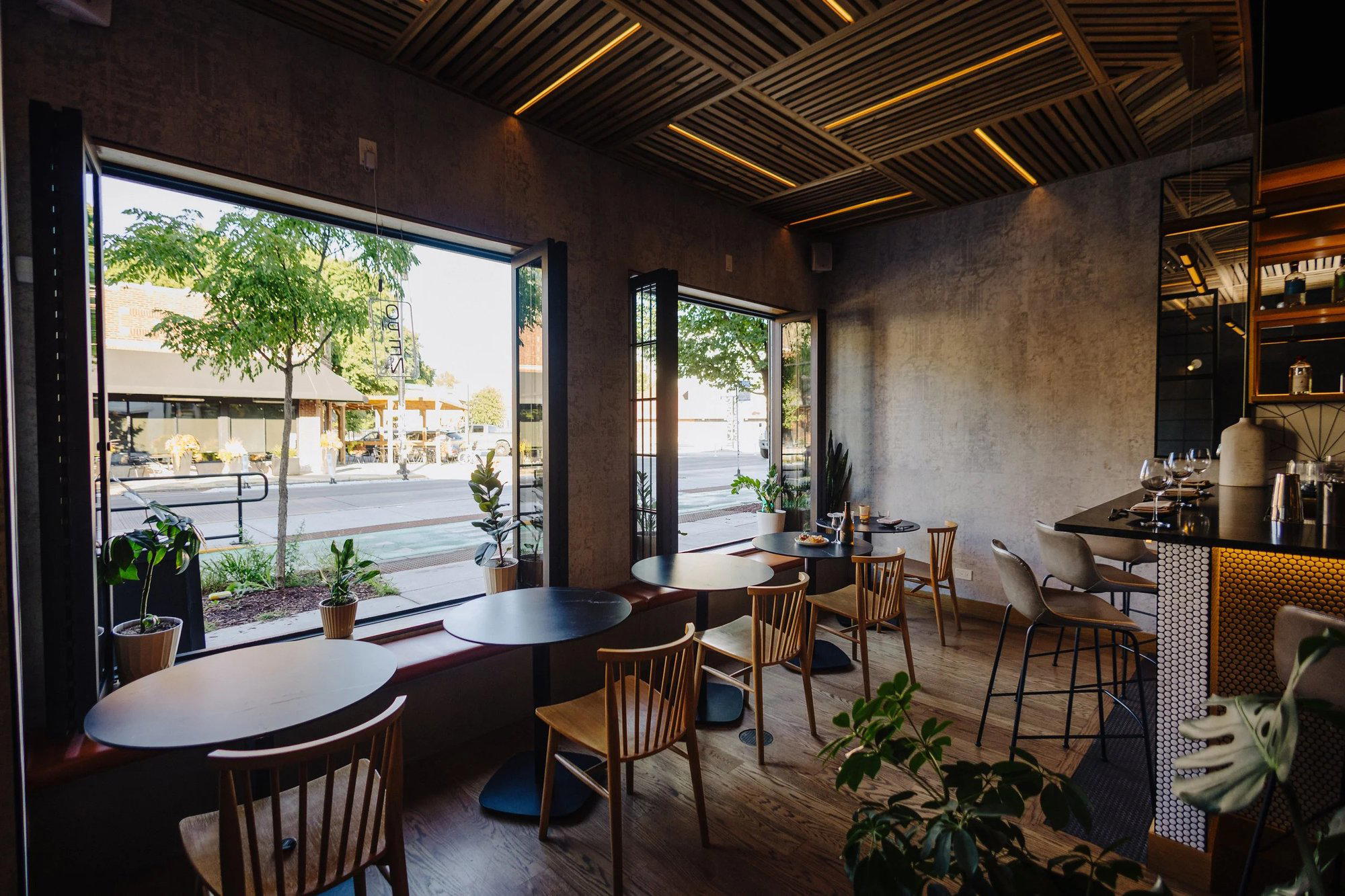 Nomonomo Sushi restaurant in Chicago, United States