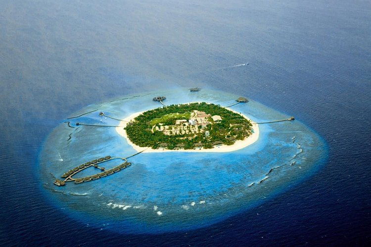 Tavaru, Restaurant in Noonu Atoll