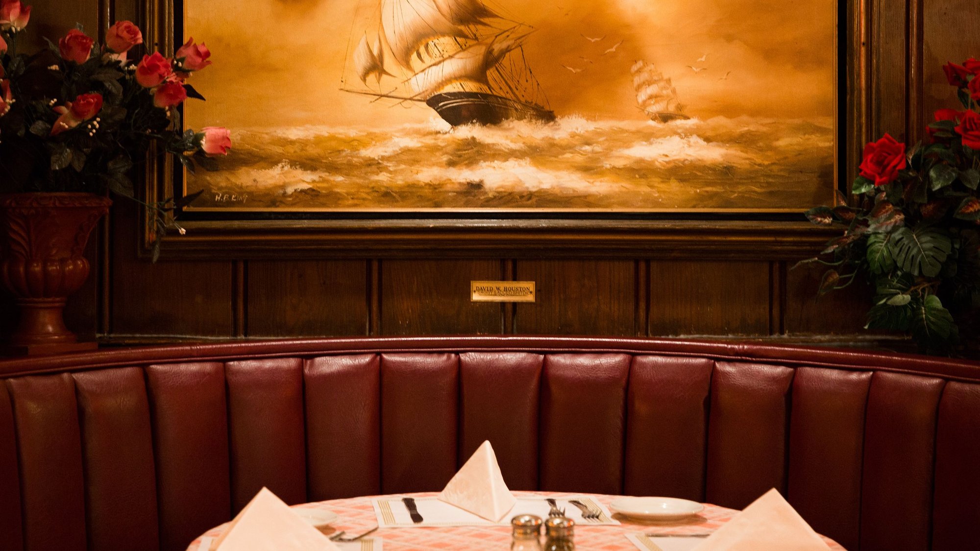 HMS Bounty, Restaurant in Los Angeles