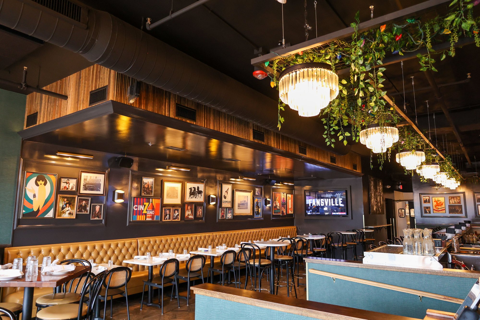 Pennyville Station restaurant in Park Ridge, United States
