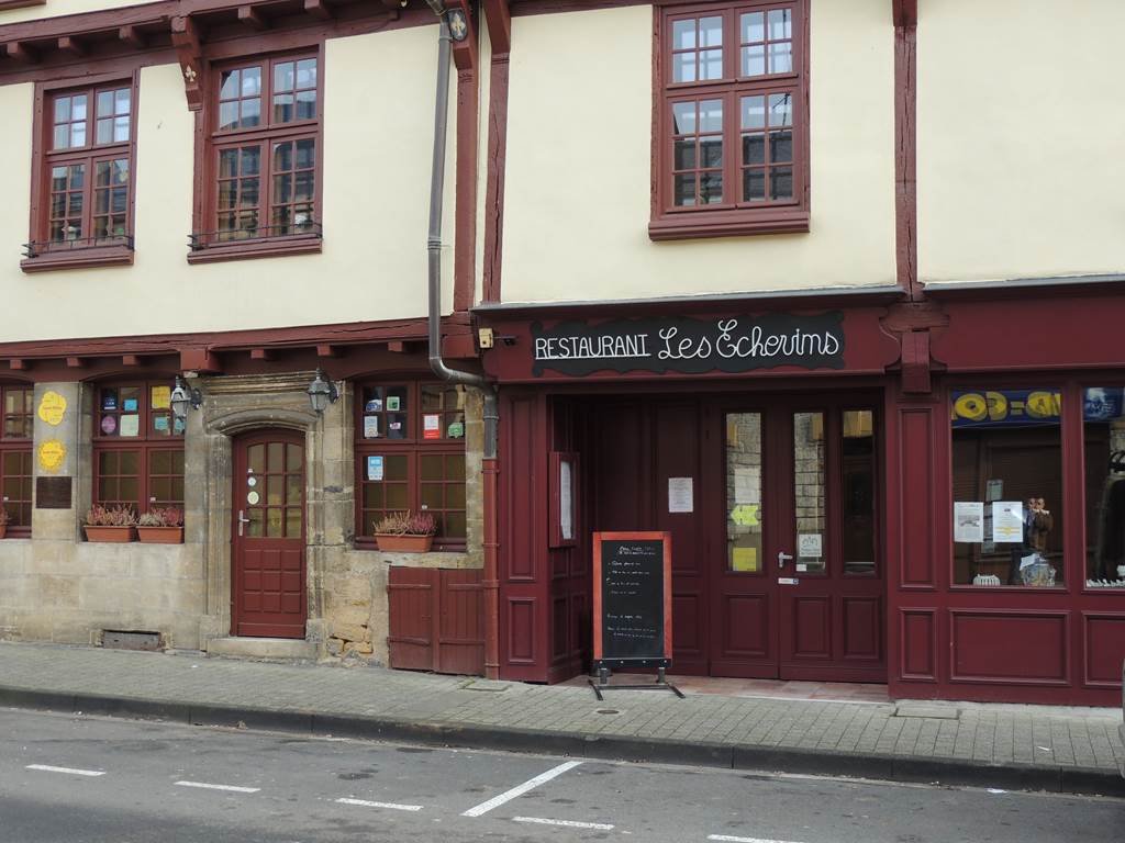 Les Echevins, Restaurant in Mouzon