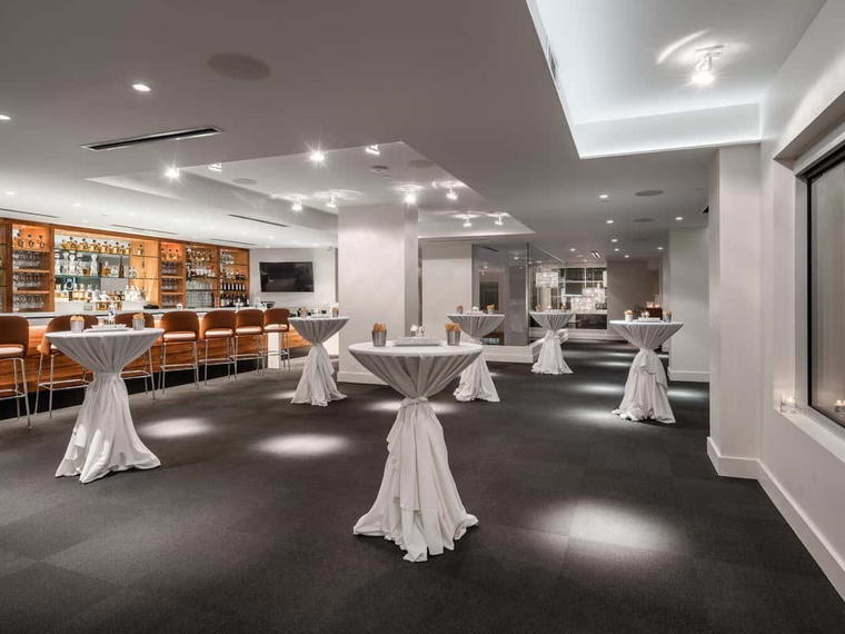 Mesero - Preston Hollow Village, Dallas, United States
