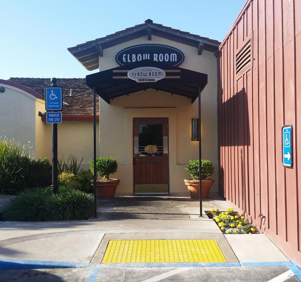Elbow Room Bar & Grill restaurant in Fresno