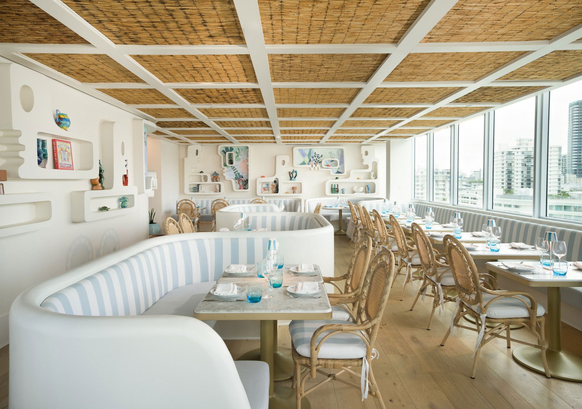 Vilebrequin La Plage, Restaurant in Miami