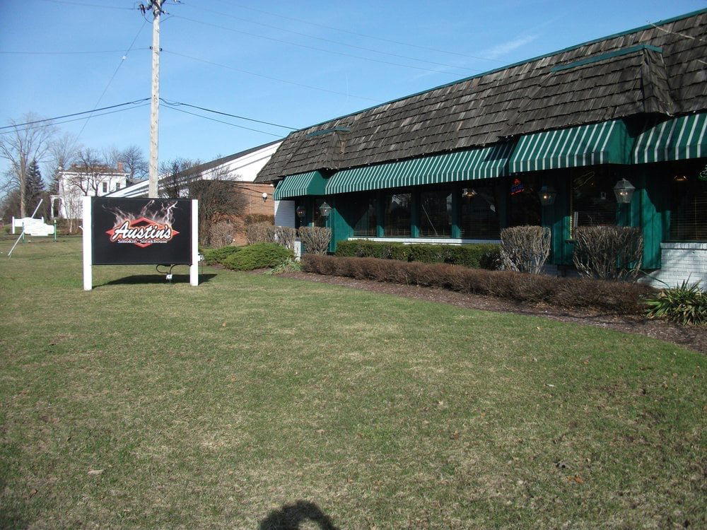 Austin's Smokin' Steakhouse restaurant in Mayfield