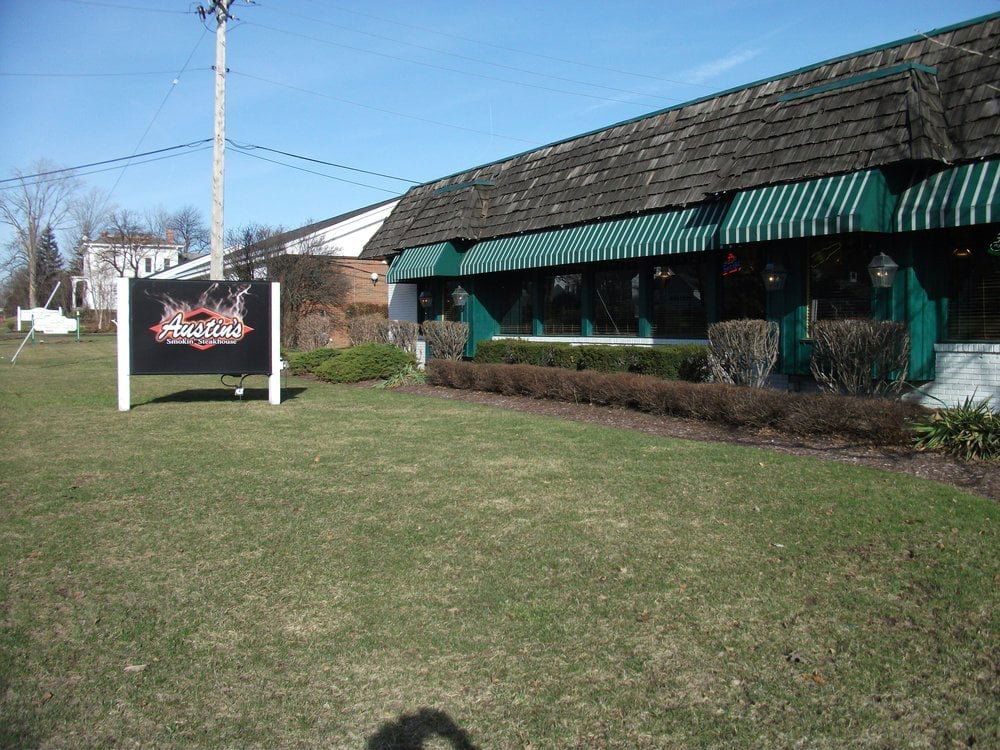 Austin's Smokin' Steakhouse, Restaurant in Mayfield