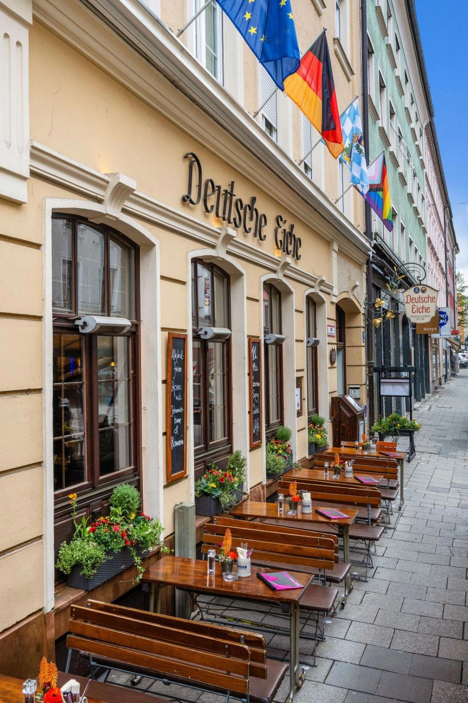 Deutsche Eiche restaurant in Munich, Germany