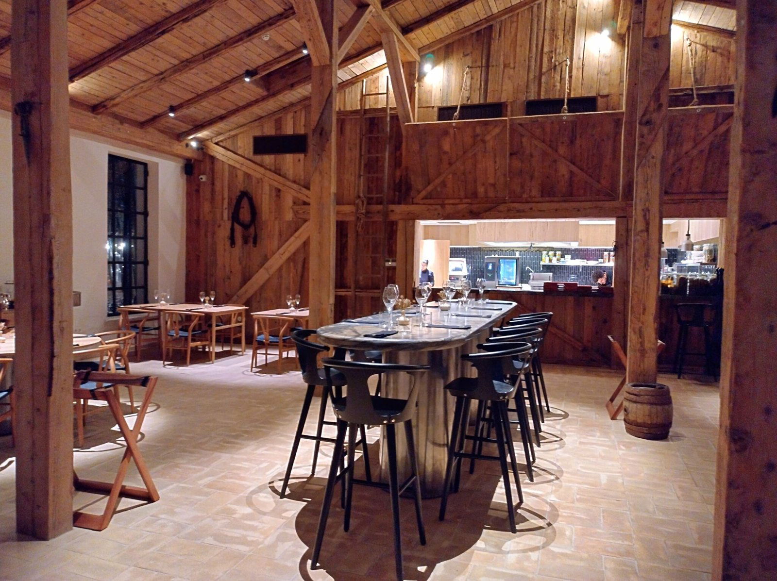 La Hambar, Restaurant in Bucharest