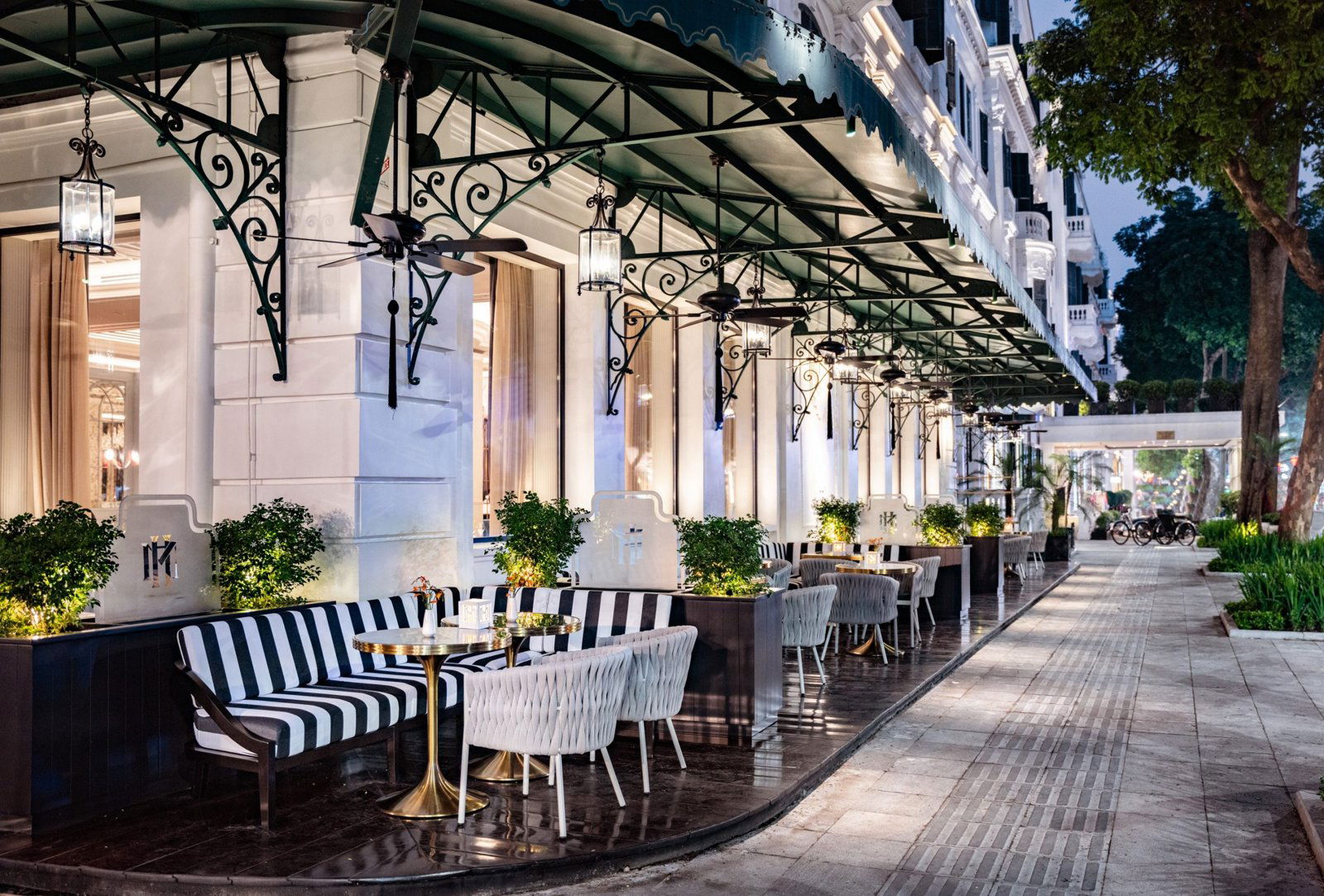 La Terrasse, Restaurant in Hanoi