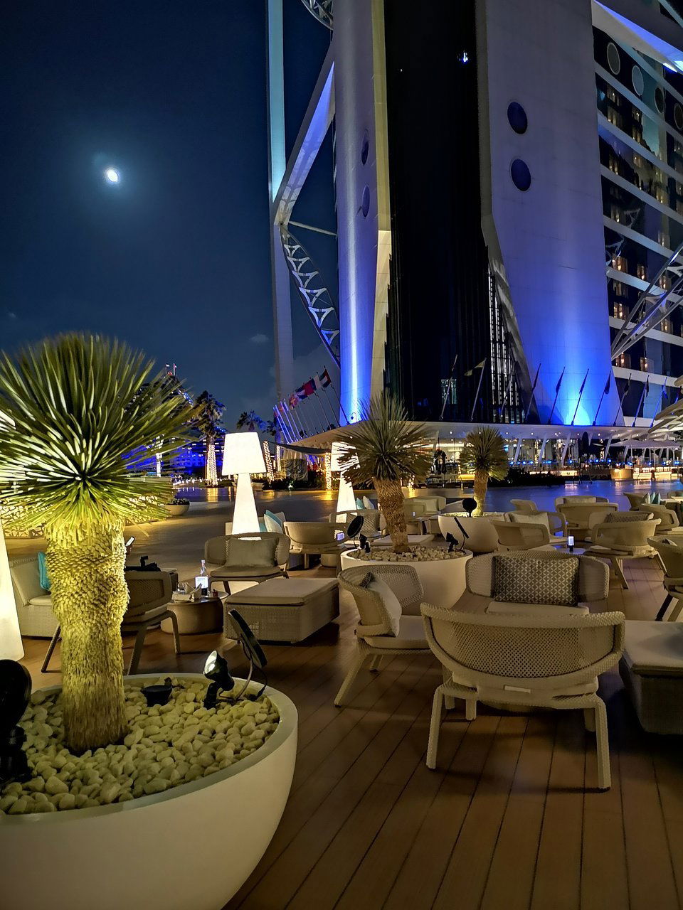 Scapes Restaurant & Bar, Restaurant in Dubai