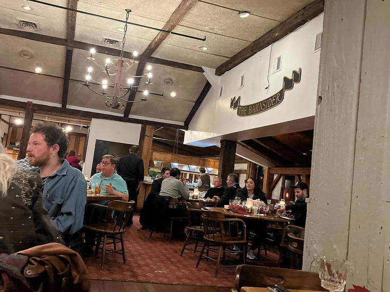 Barnsider, Colonie, United States