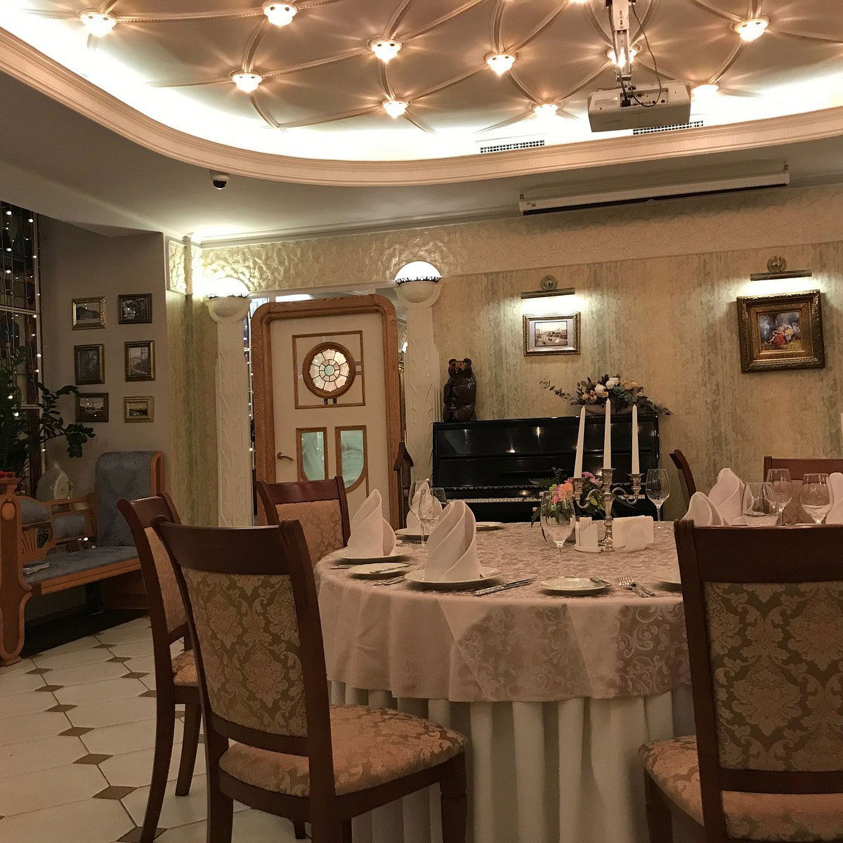 1913, Restaurant in Saint Petersburg