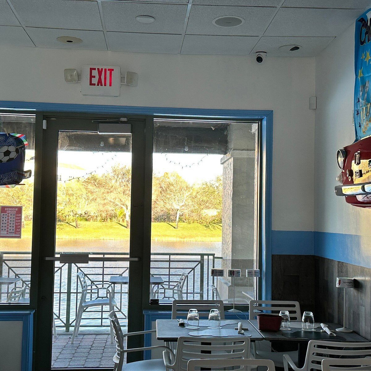 Mangia e bevi, Restaurant in Weston