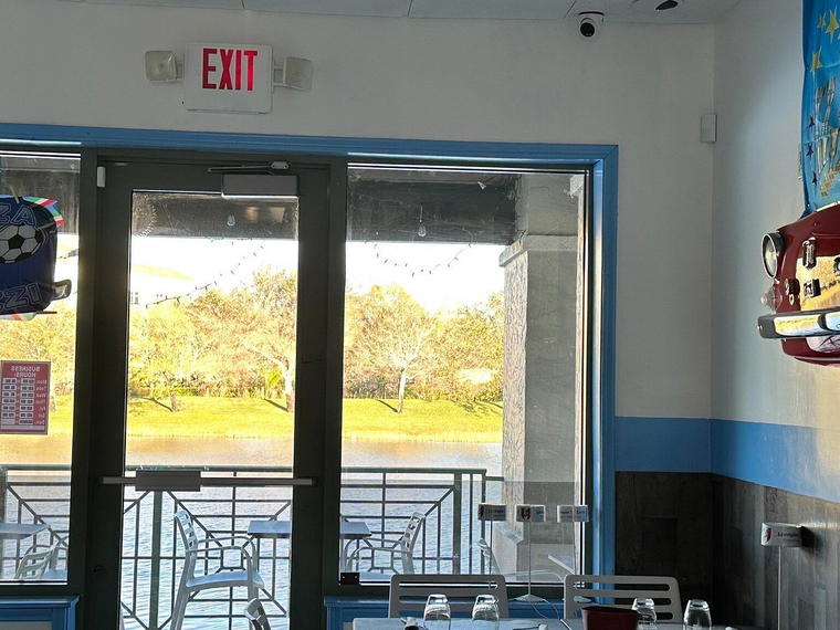 Mangia e bevi, Weston, United States