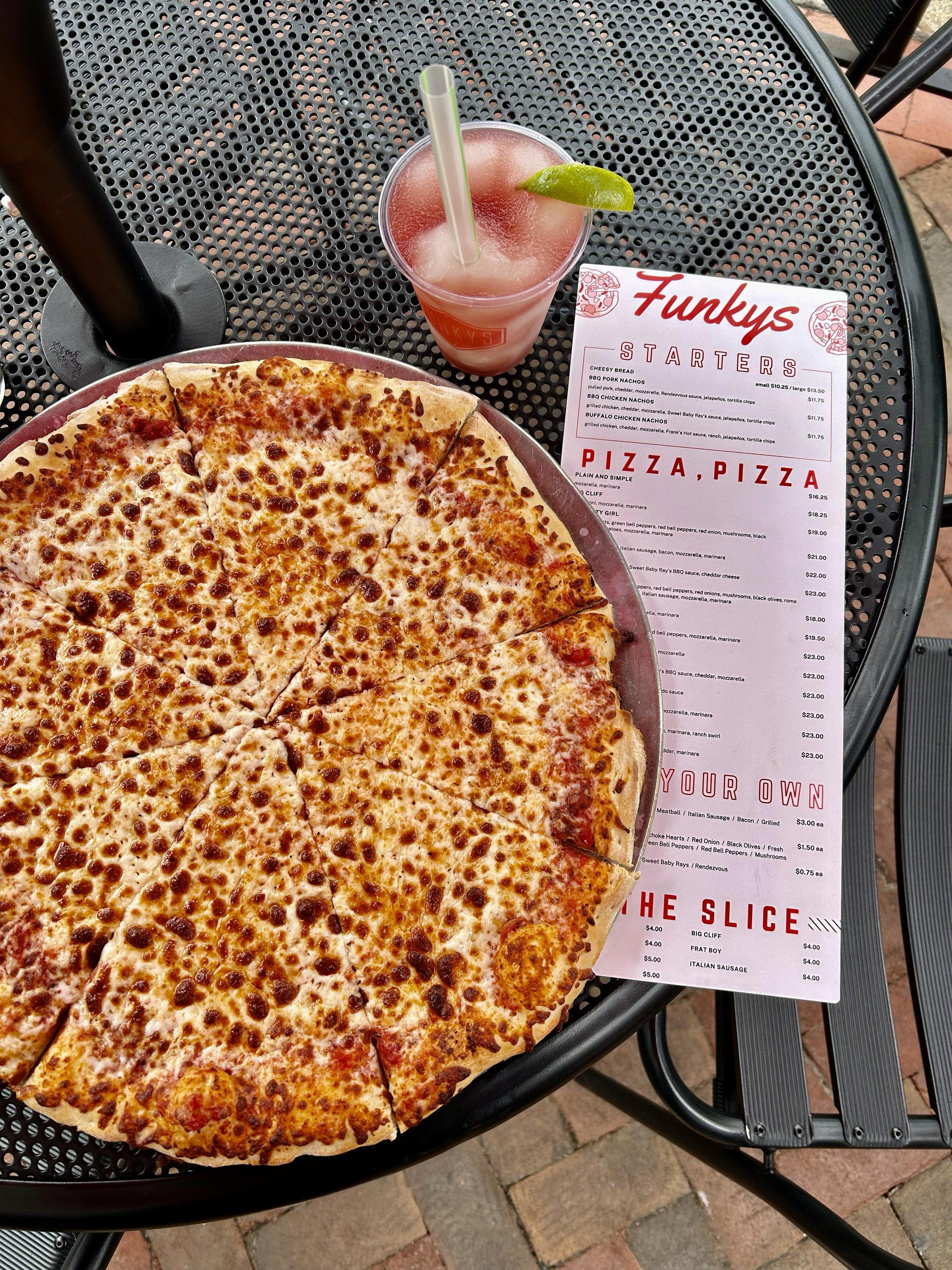 Funkys Pizza & Daiquiri Bar restaurant in Oxford