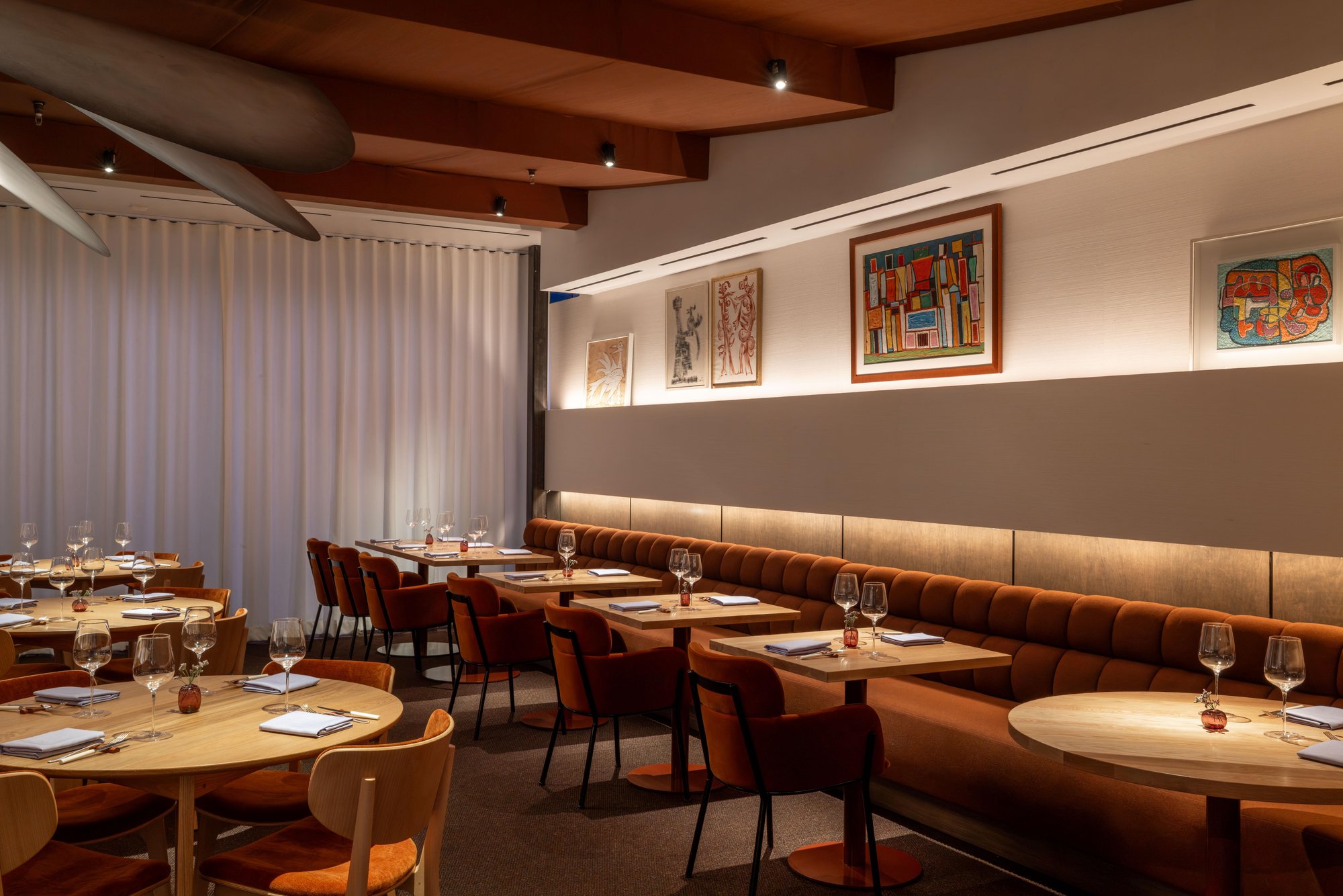 Jacaranda, Restaurant in Los Angeles