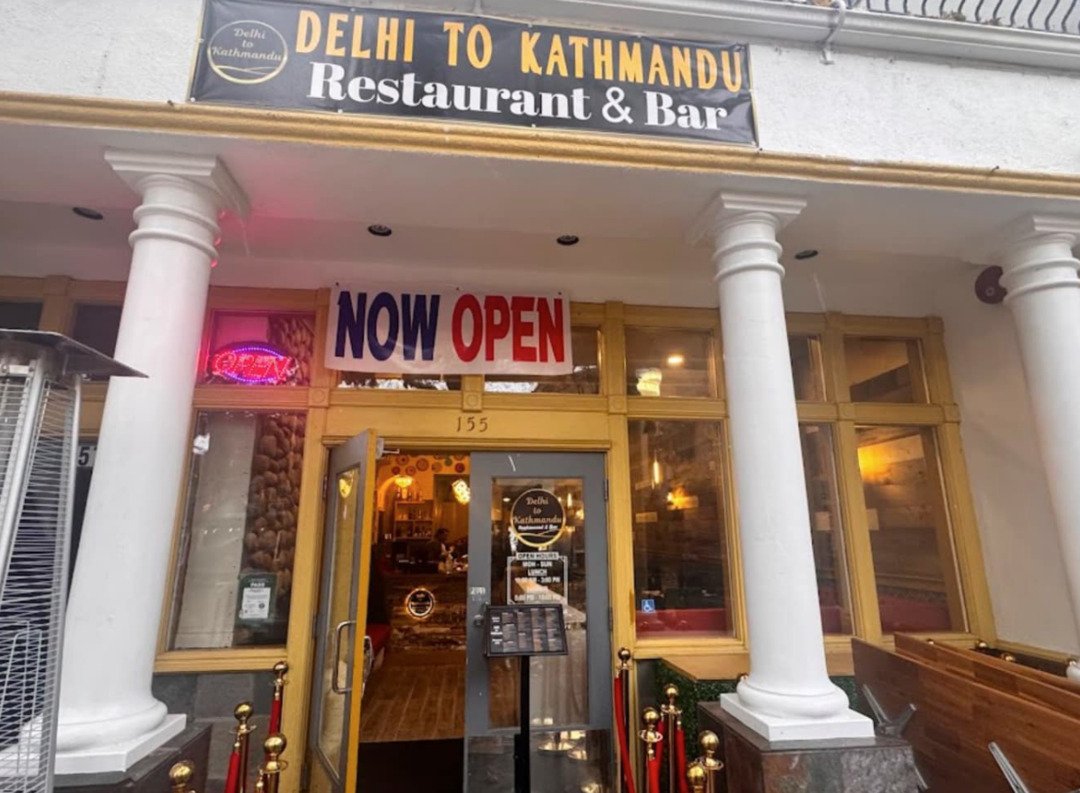 Delhi to Kathmandu, Restaurant & Bar