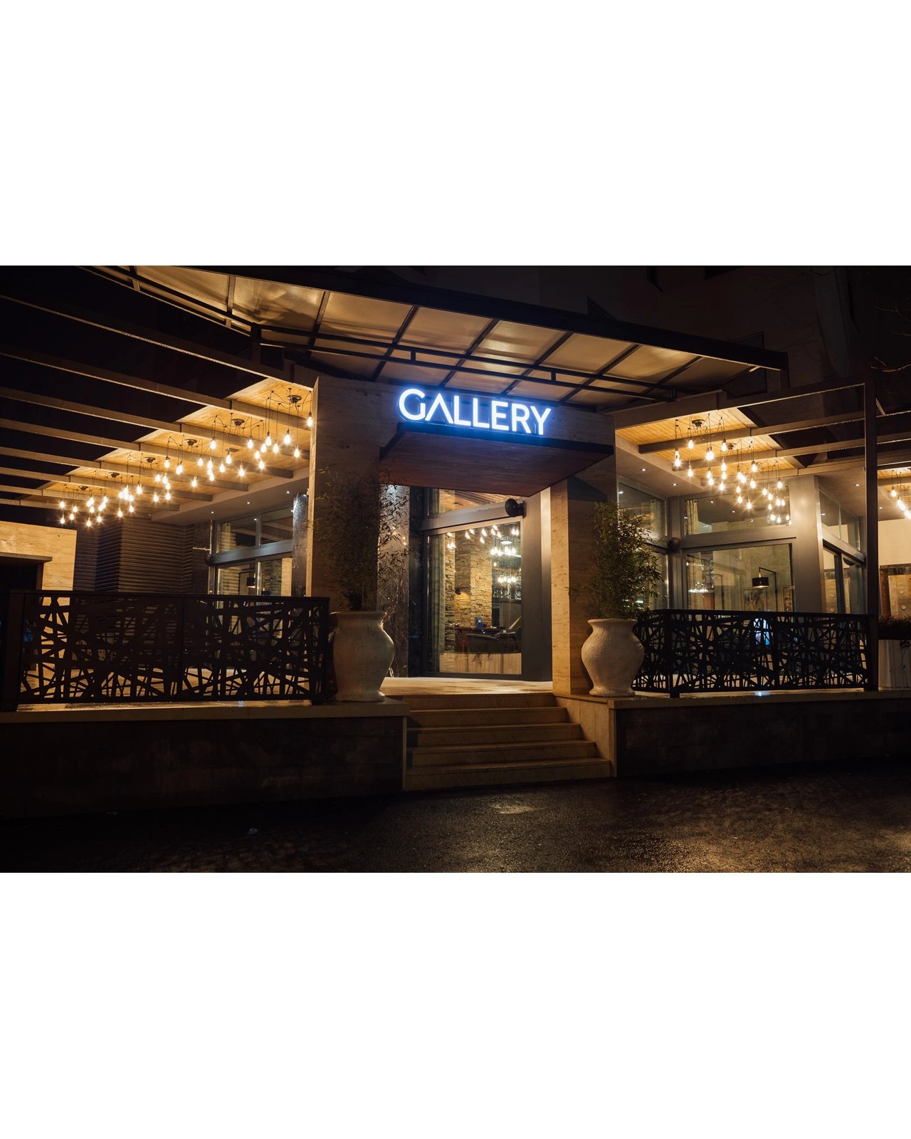 Gallery caffe & restaurant restaurant in Cacak, Serbia